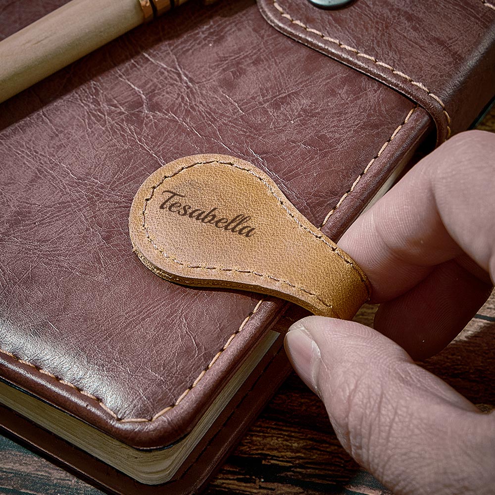 Personalized Magnetic Leather Bookmark Custom Name Magnetic Bookmark for Reader - DigiVirt
