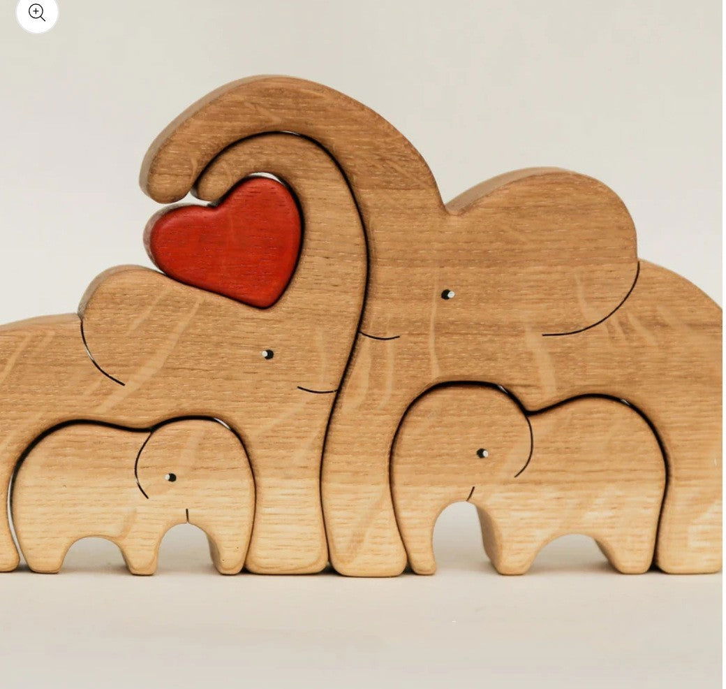 Wooden Statue Plaque Elephant Family Wood Decor Family Names Personalized Gift - DigiVirt