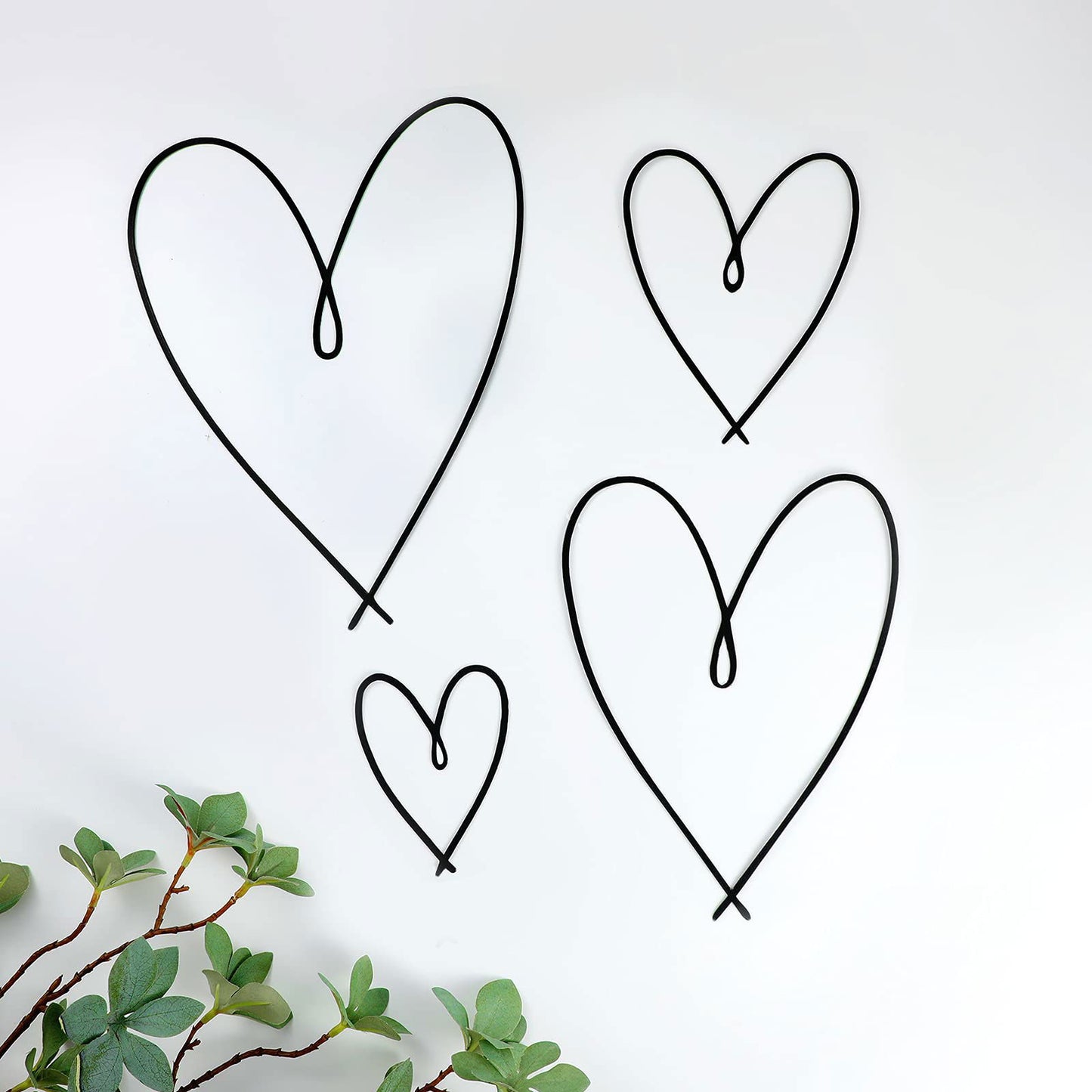 4 Pieces Metal Heart Wall Art Décor, Love Heart Wall Decoration Sign Metal Wall Ornaments for Valentine's Day Bedroom Living Room Decoration (Black) - DigiVirt