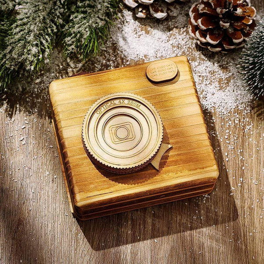 Vintage Wooden Camera Box Keychain for Film Rolls – A Unique Gift for Photography Enthusiasts - DigiVirt